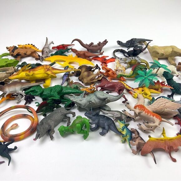 Jurassic World Dinosaur Toys Lot Plastic Resin - Picture 6 of 9